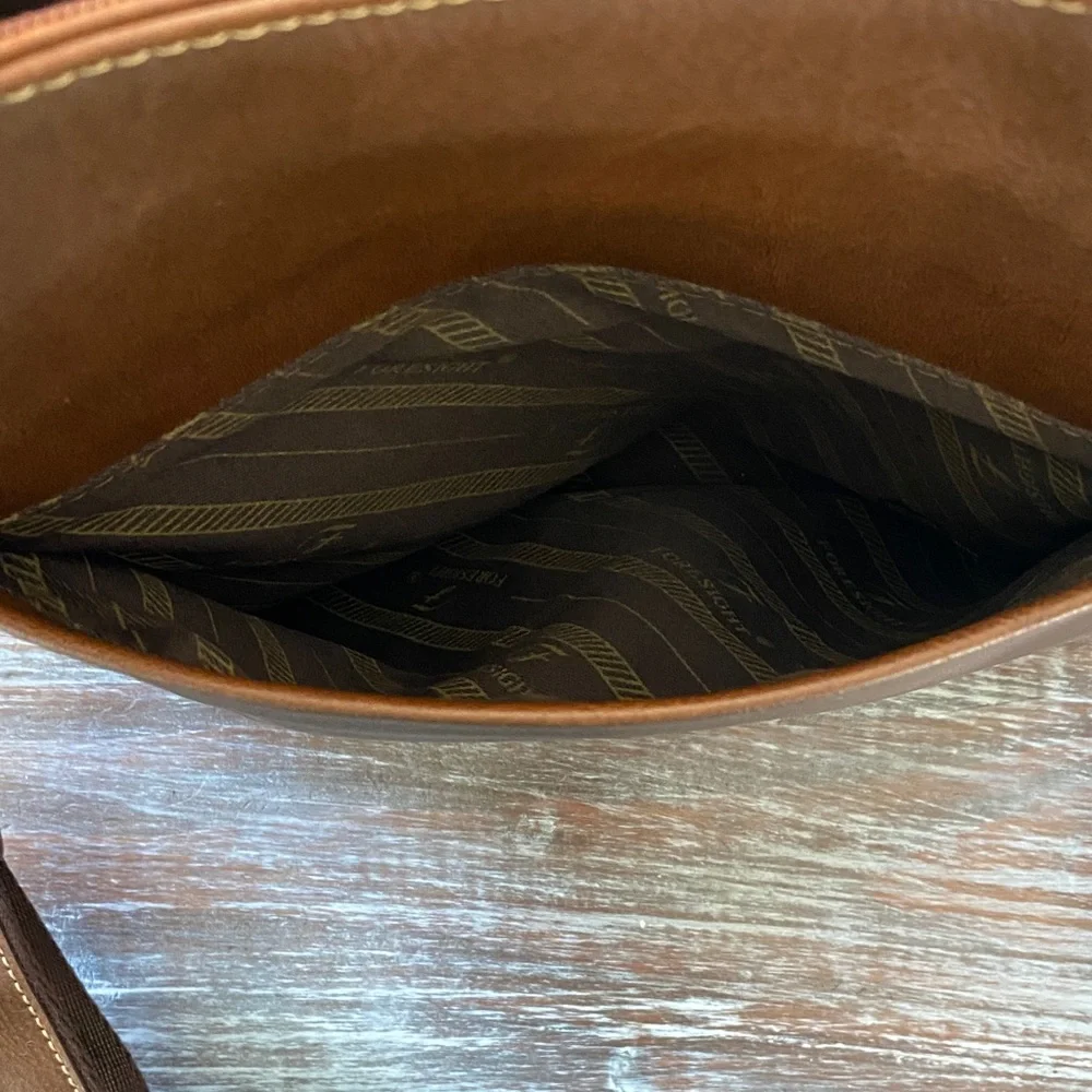 NWOT Vintage Foresight Brown Leather Postal Messenger Magnetic Closure Bag